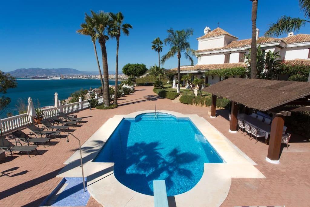 Andalusian Villa On The Sea And The Bay Of Малага Экстерьер фото